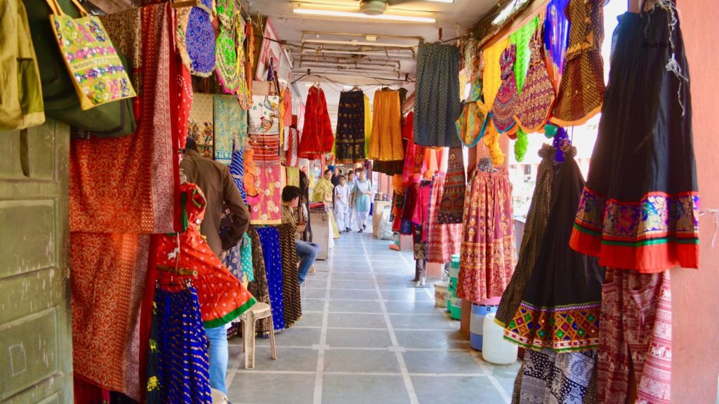 Explore the Colorful Markets of Rajasthan